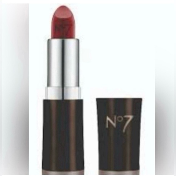 ***** LAST ONE *****  New Boots No7 Moisture Drench Lipstick Nutmeg Spice 970 - Picture 1 of 10